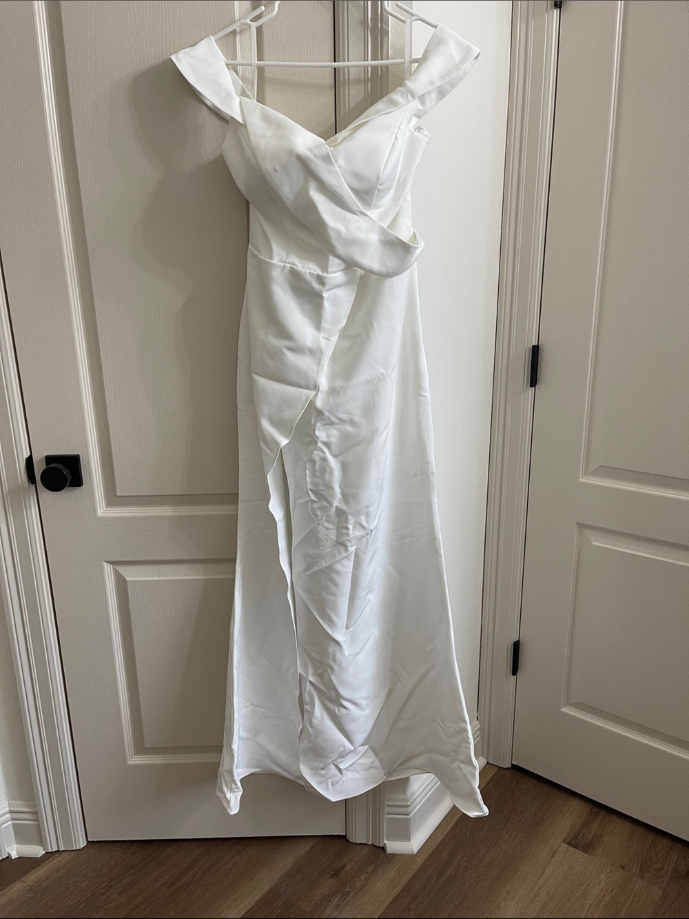 Elegant White Off-Shoulder Maxi Dress
